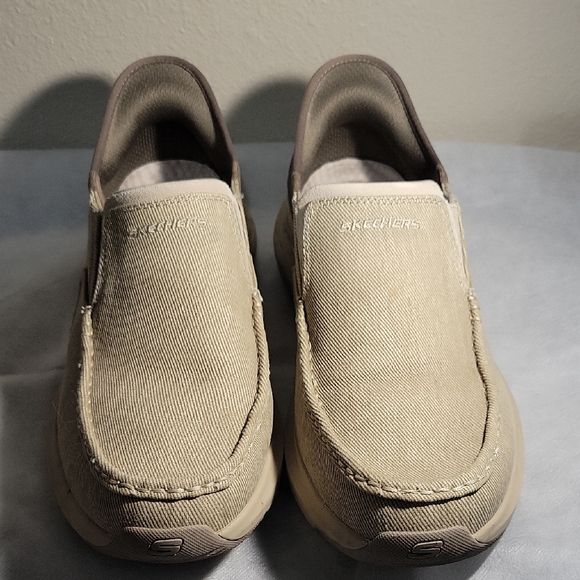 Skechers Slip-In Men's Beige Loafers - Picture 1 of 6